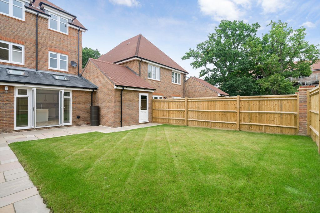 Property photo 3 of 29