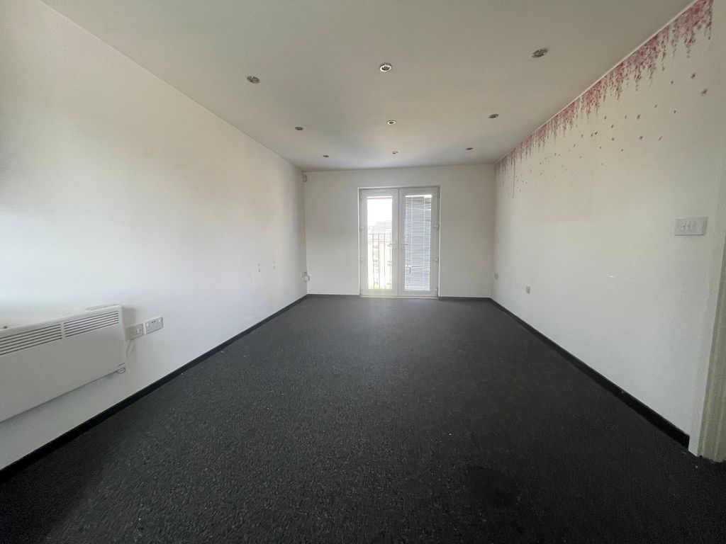 Property photo 3 of 8 Lounge Area