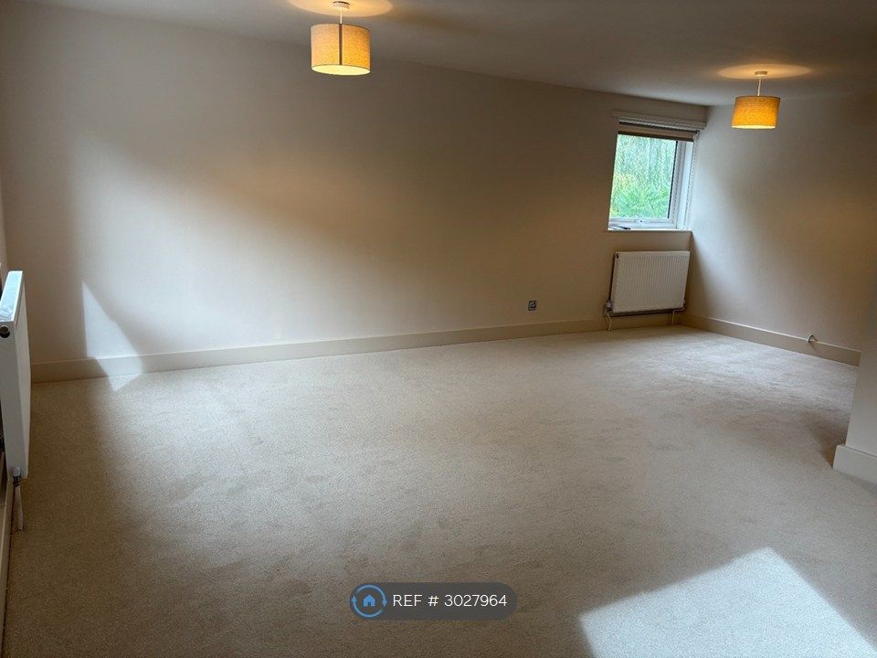 Property photo 3 of 15 Living/Dining Area