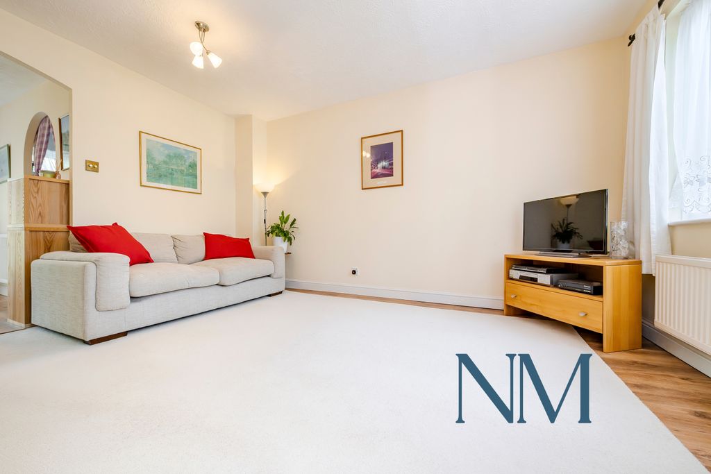 Property photo 3 of 12 Gallery