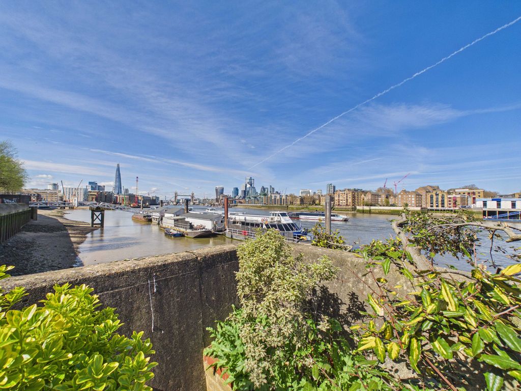 Property photo 3 of 23 Cam03741G0-Pr0160-Still027