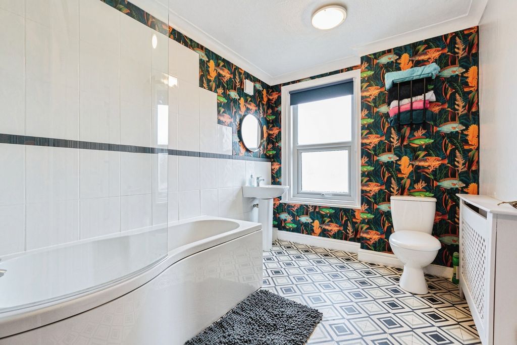 Property photo 2 of 21 Pbox-Img.Jpg