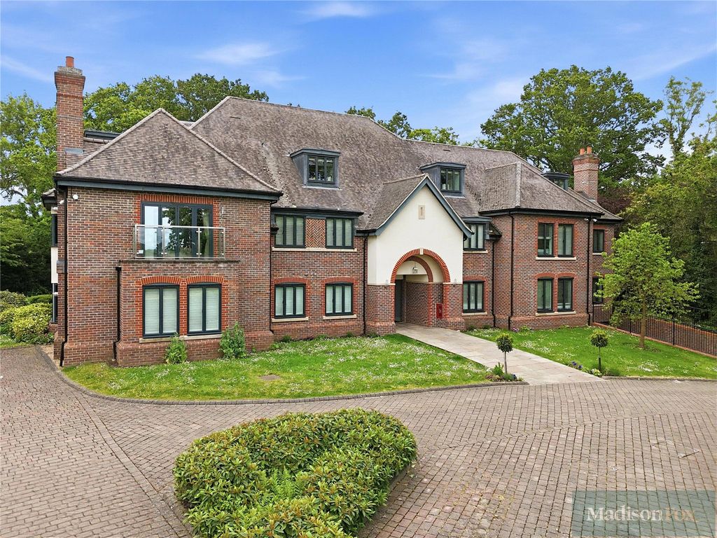 Property photo 1 of 31 Picture No. 03