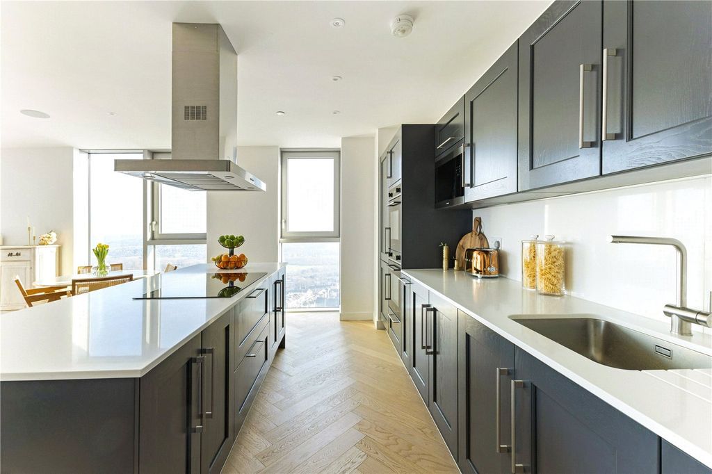 Property photo 2 of 14 Kitchen