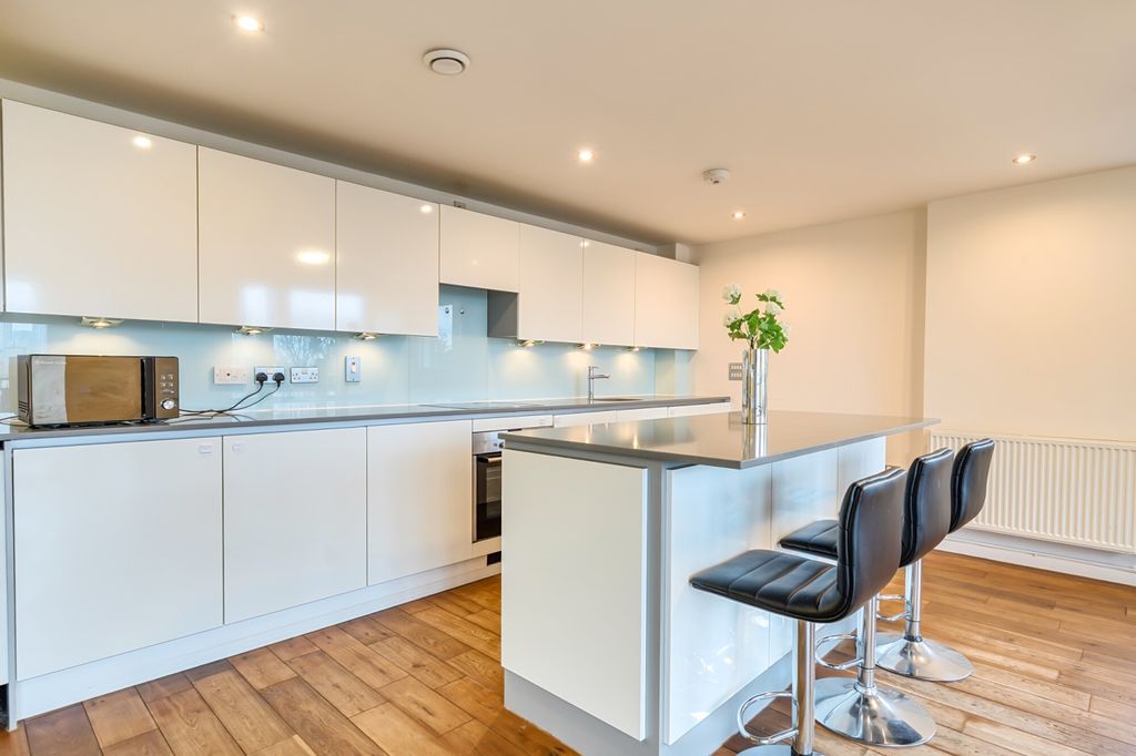 Property photo 3 of 21 1403500-15-69721c...
