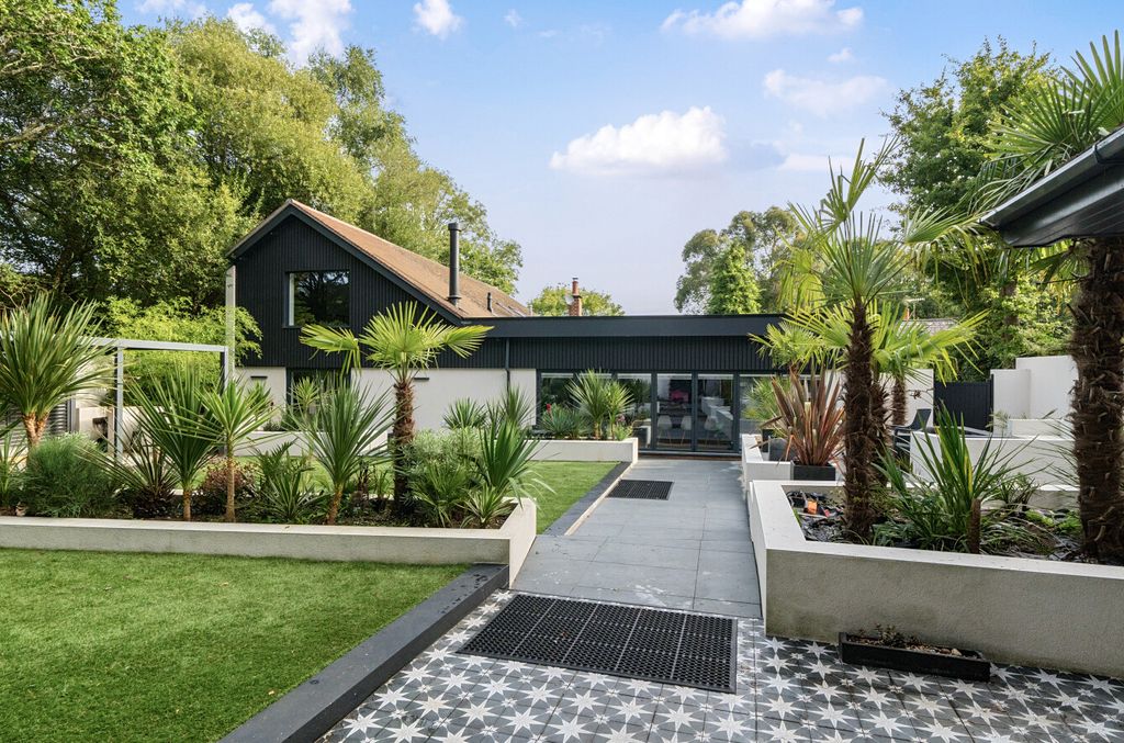 Property photo 1 of 18