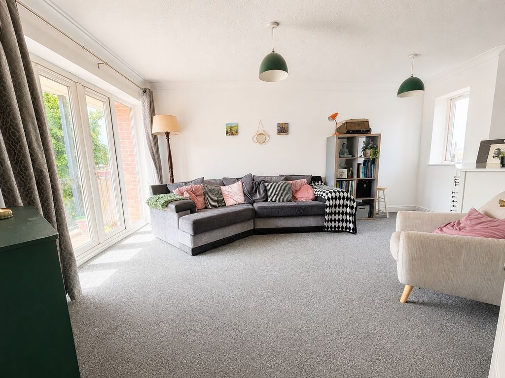 Property photo 2 of 9