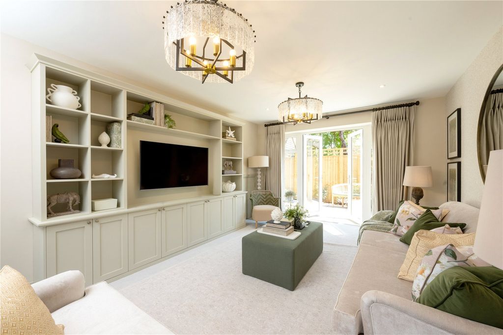 Property photo 3 of 17 Show Home Lounge