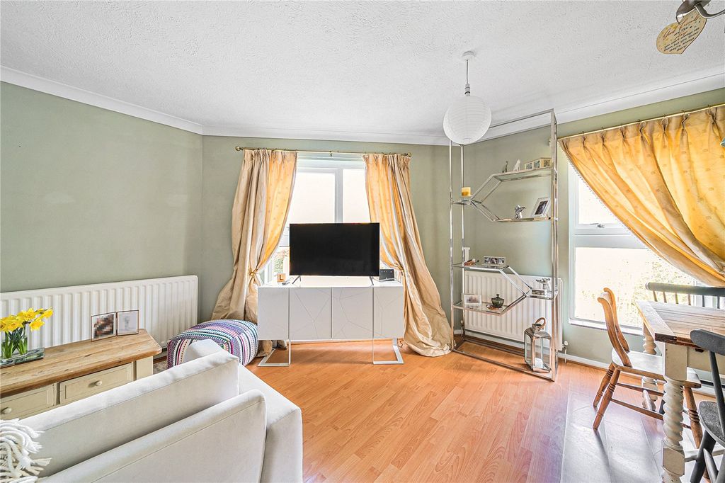 Property photo 2 of 19 Picture No. 16