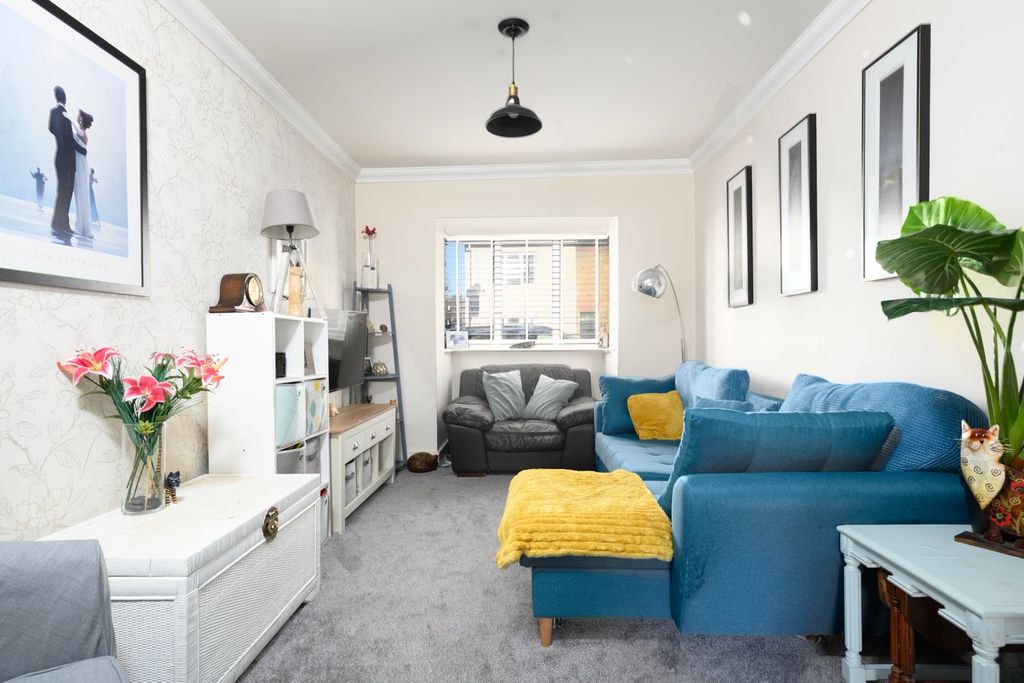 Property photo 2 of 12