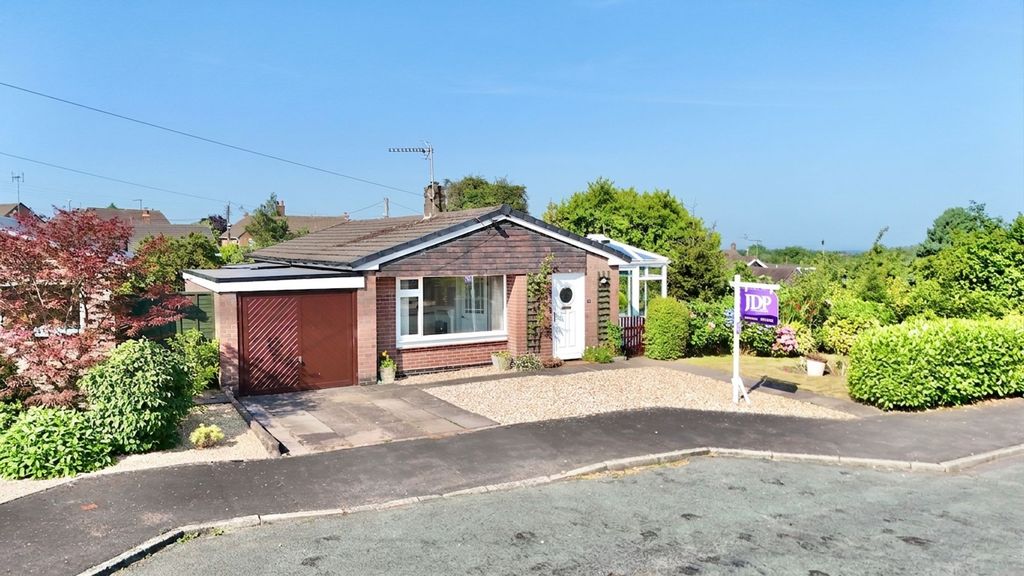 Property photo 1 of 32