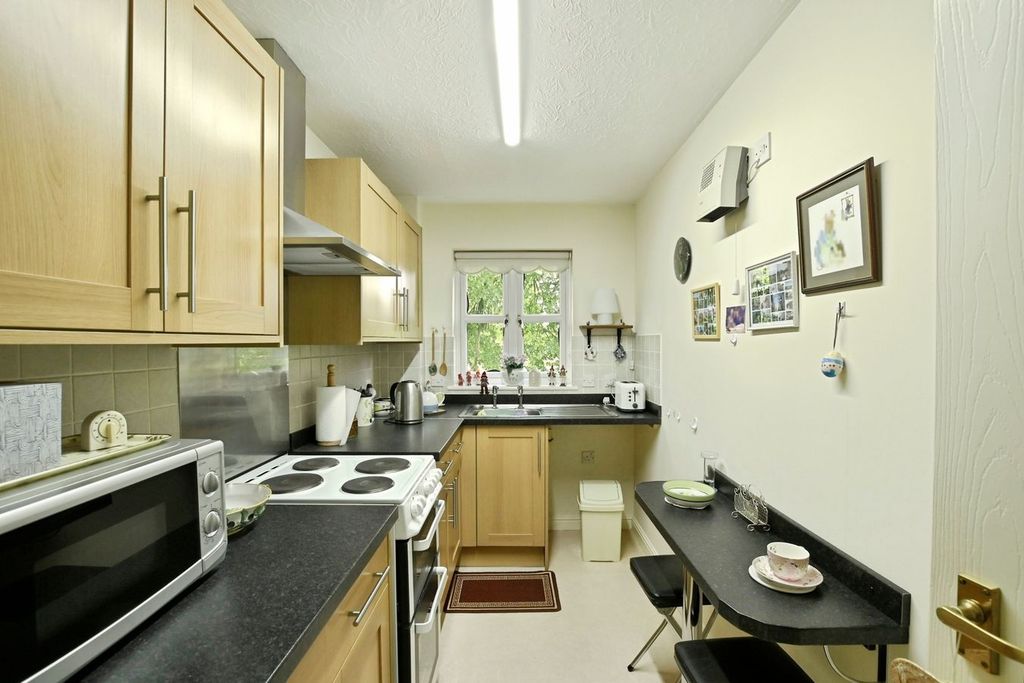 Property photo 2 of 12