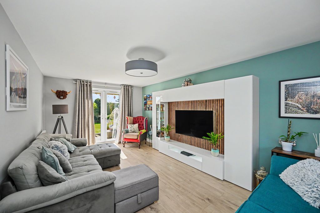 Property photo 3 of 21