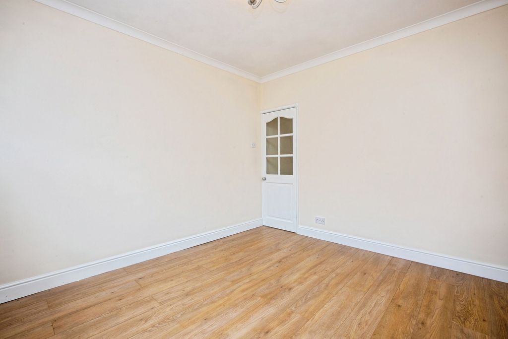 Property photo 3 of 15 Pbox-Img.Jpg