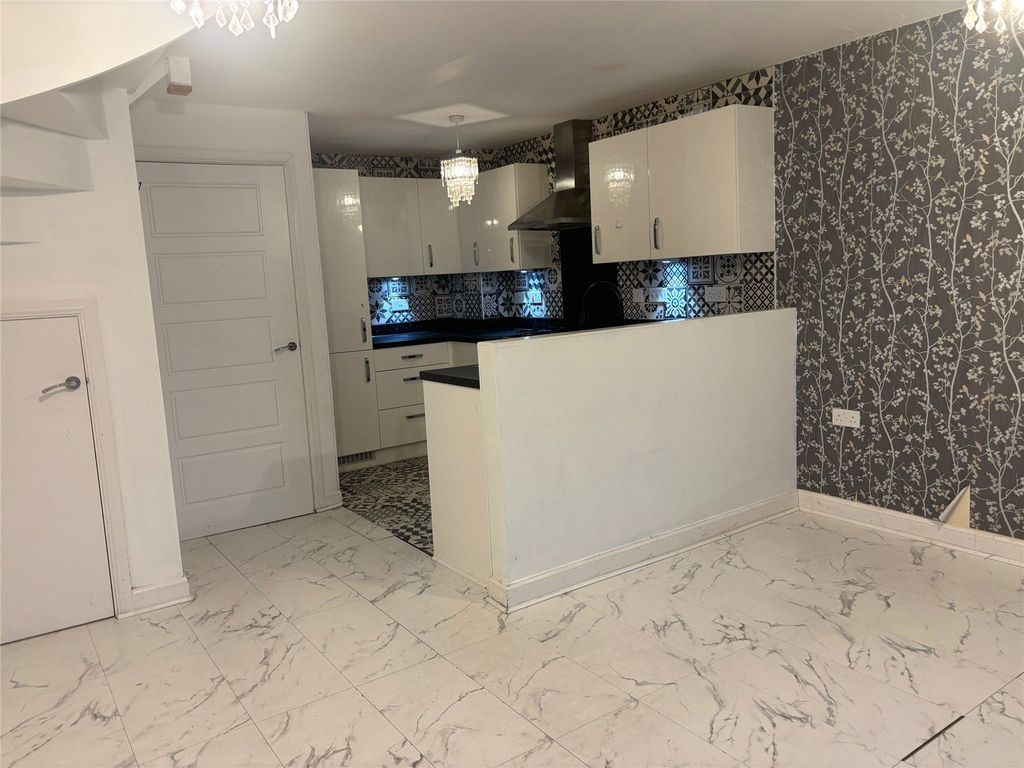 Property photo 3 of 15 Picture No. 27