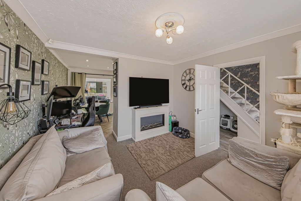 Property photo 3 of 24