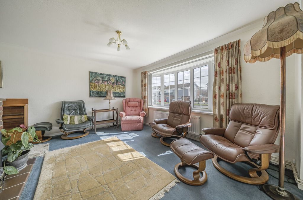 Property photo 2 of 13