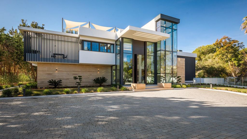 Property photo 3 of 99