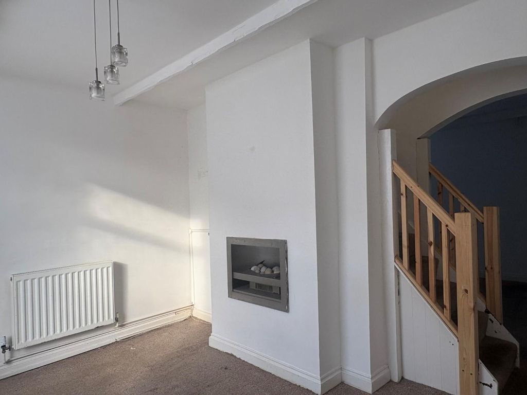 Property photo 3 of 8 8.Jpg