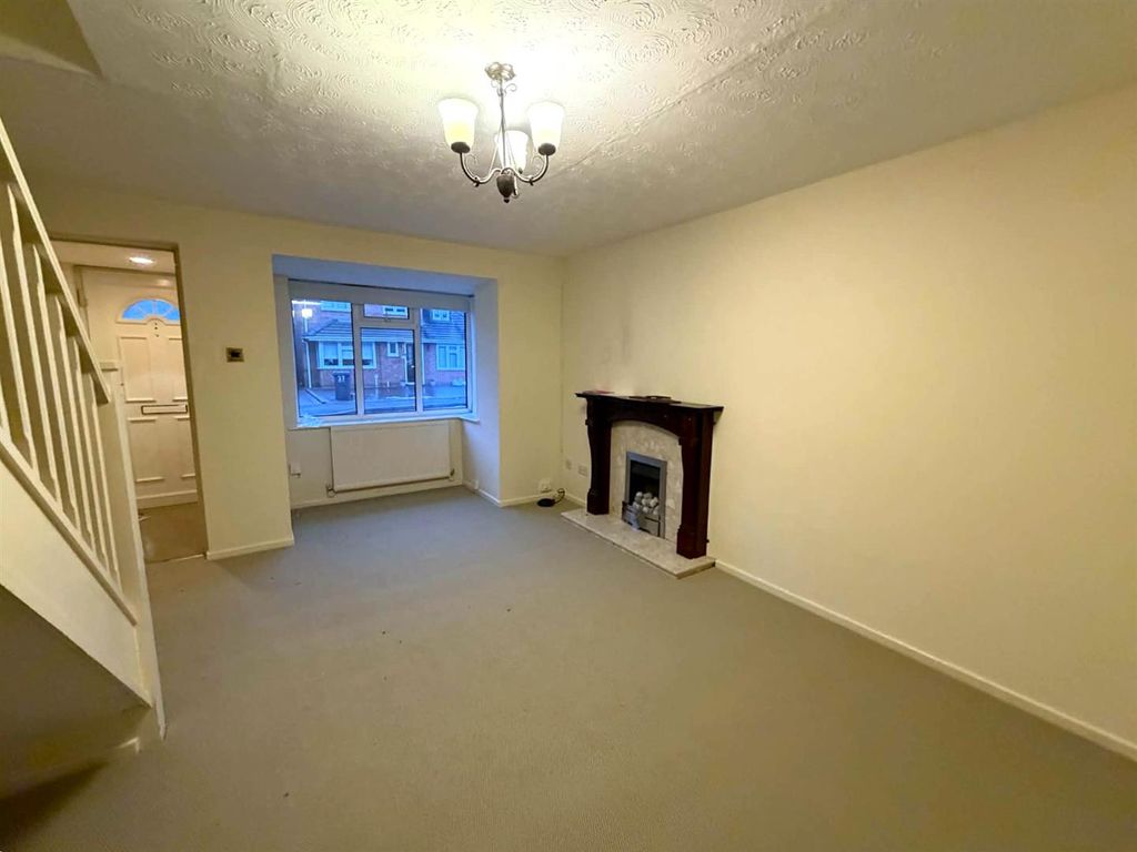 Property photo 3 of 13 d6F723A7-5078-48cd-8Ed8-F17Be2390199.Jpg