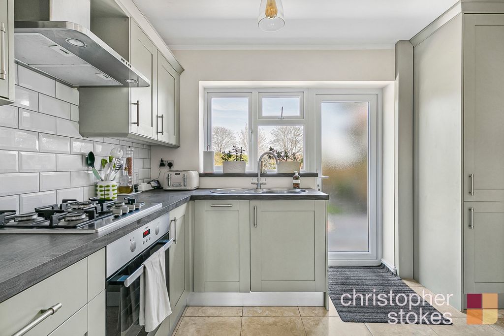 Property photo 2 of 22 3971425