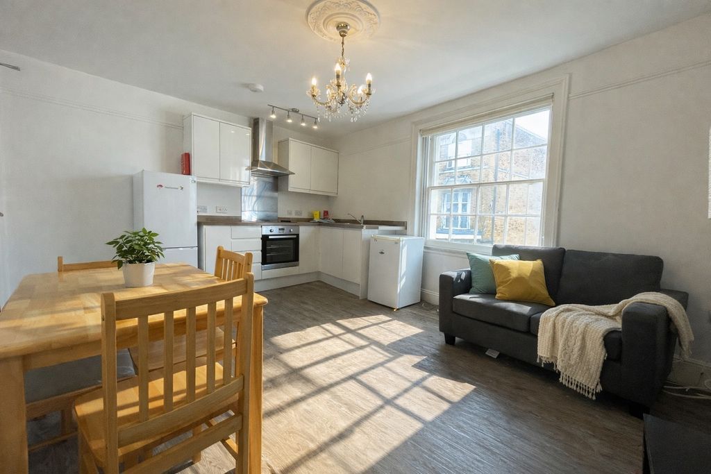 5 bed shared accommodation to rentSt. Georges Road, Brighton BN2