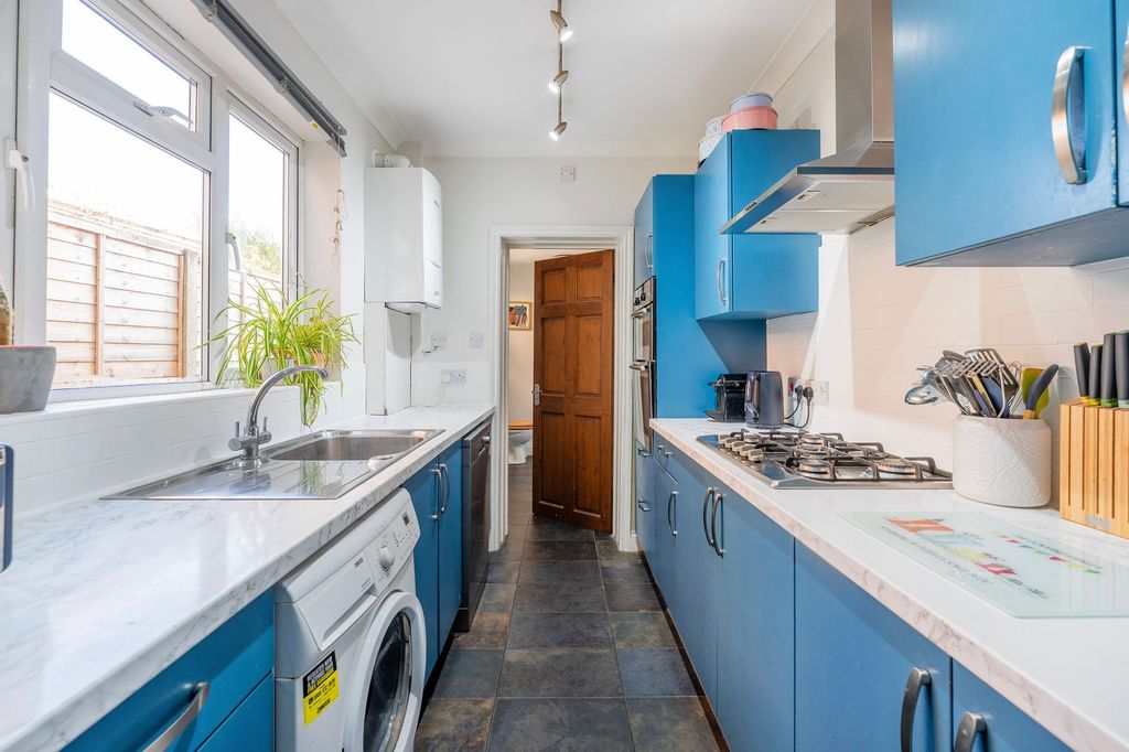 Property photo 3 of 21