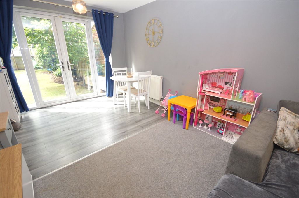 Property photo 3 of 10 Picture No. 05
