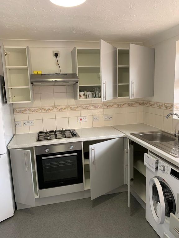Property photo 2 of 19 Kitchen