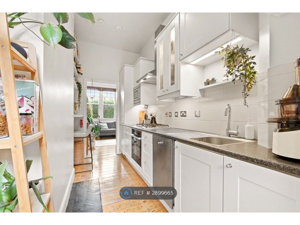 Property photo 3 of 21 Fully Integrated Appliances In Kitchen