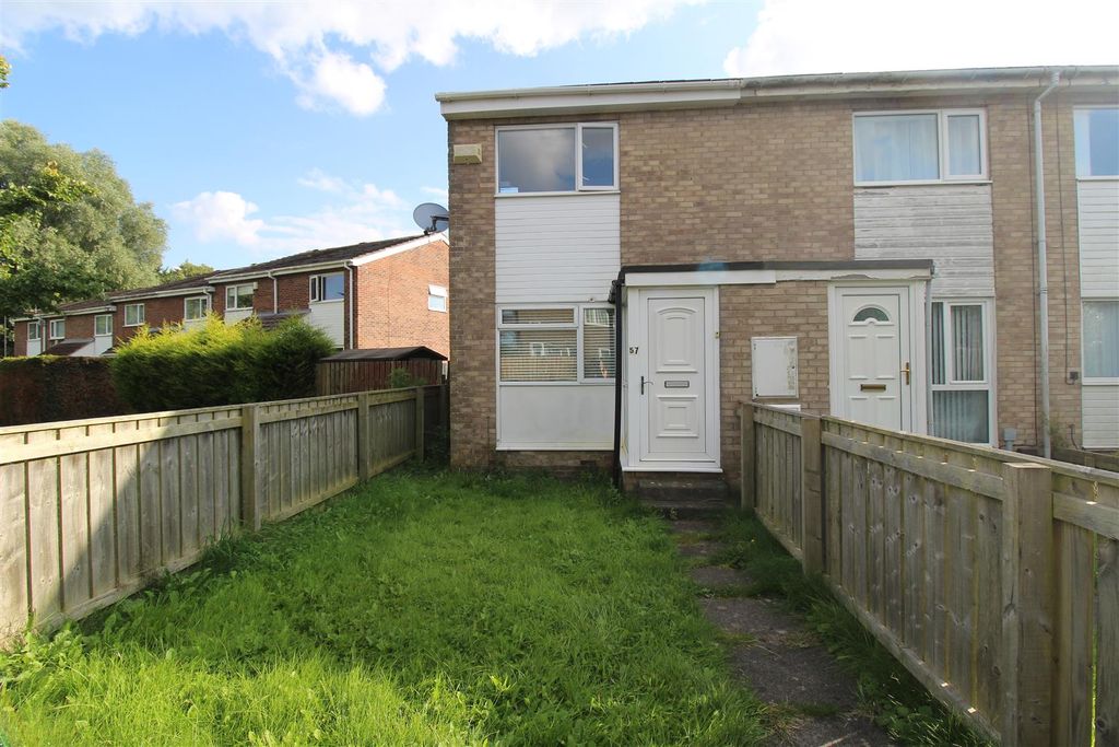 Property photo 1 of 10 Front Gardens