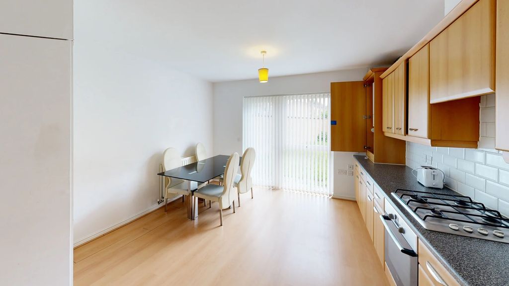 Property photo 3 of 10 Dining Room