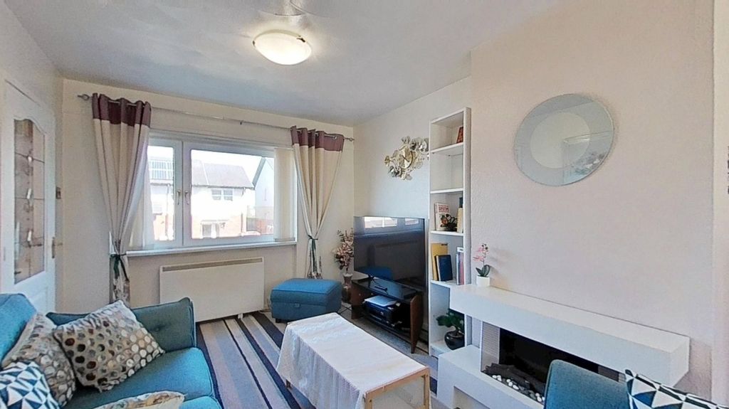 Property photo 3 of 12 Picture No. 04