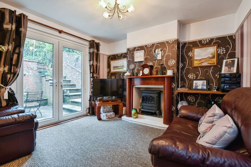 Property photo 3 of 18 Pbox-Img.Jpg