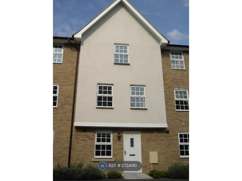 Property photo 2 of 11 House Front 2