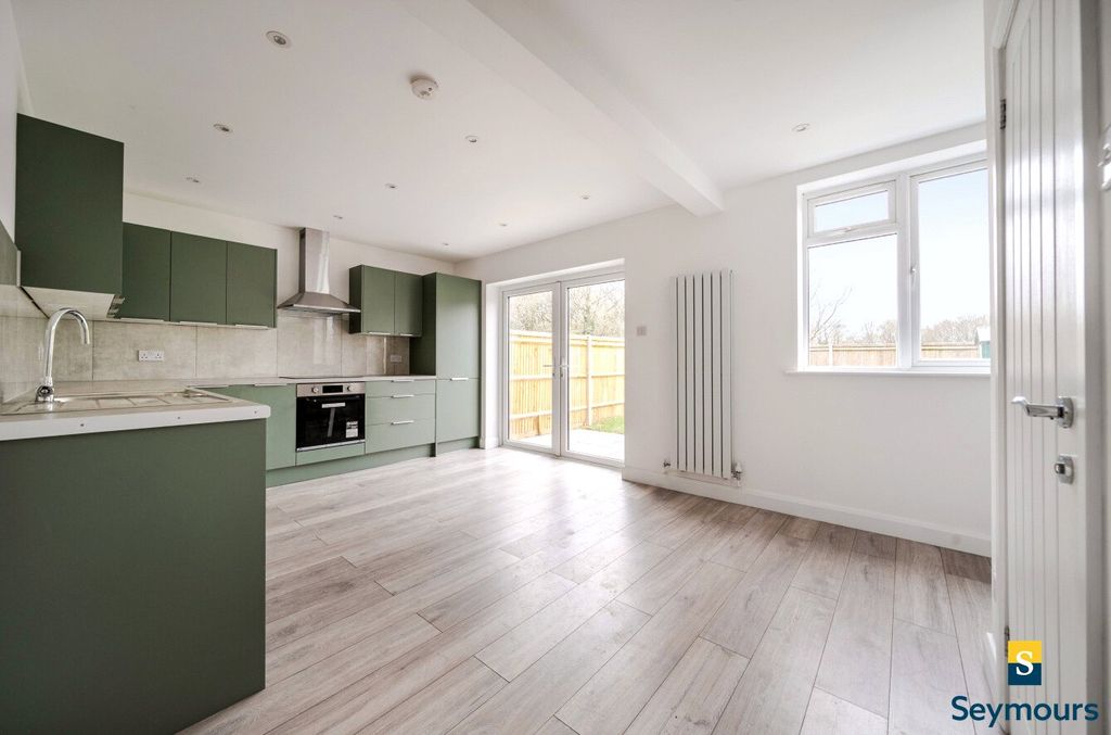 Property photo 3 of 19 Kitchen/Dining Room
