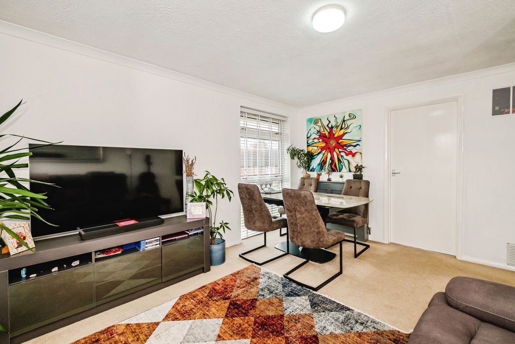 Property photo 3 of 28 Pbox-Img.Jpg