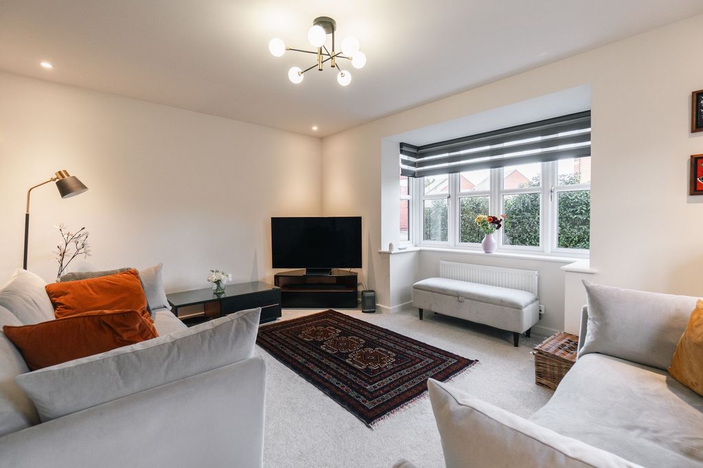 Property photo 2 of 23