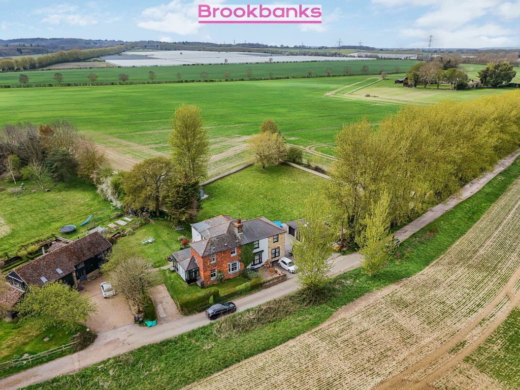 Property photo 2 of 32