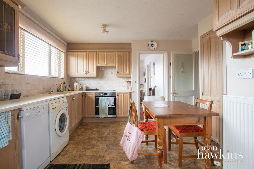 Property photo 2 of 13 Untitled-2-4.Jpg