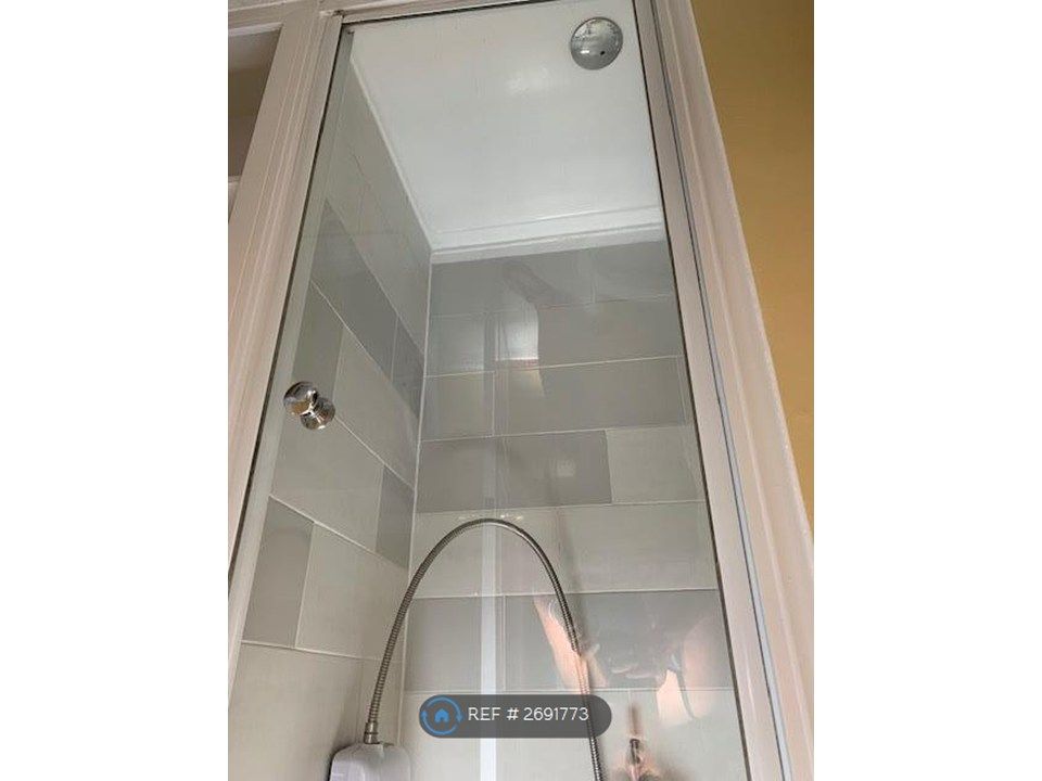 Property photo 3 of 9 Shower