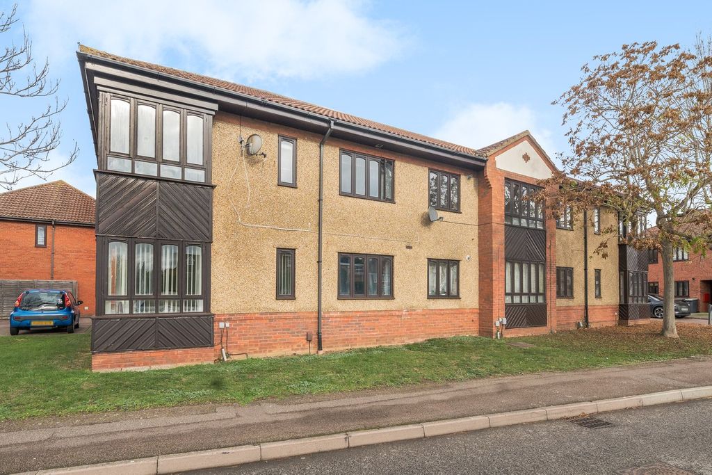 Property photo 1 of 18