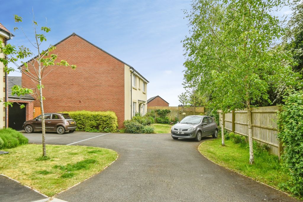 Property photo 2 of 18