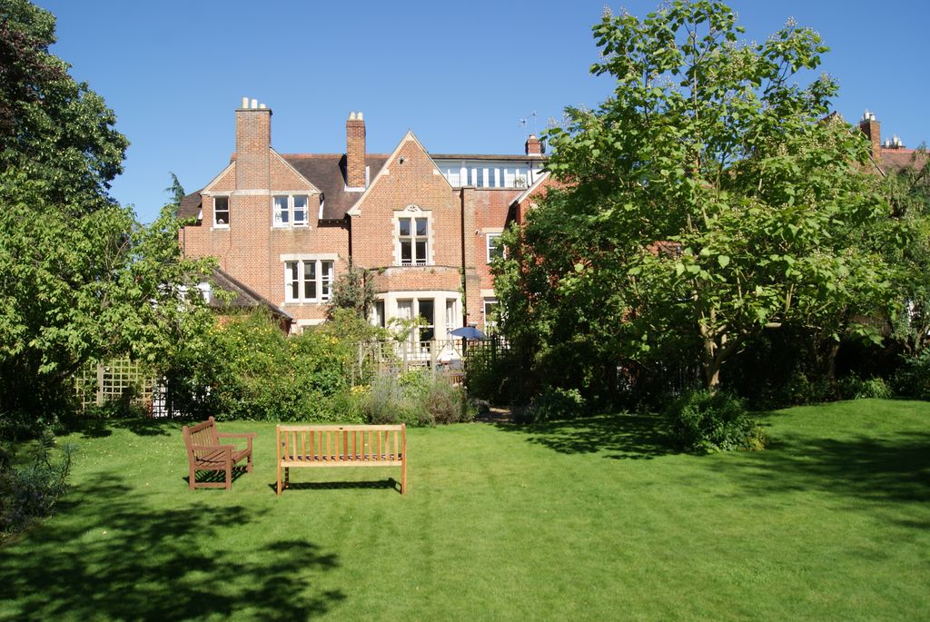 Property photo 1 of 9 Banbury Road 103 Rea