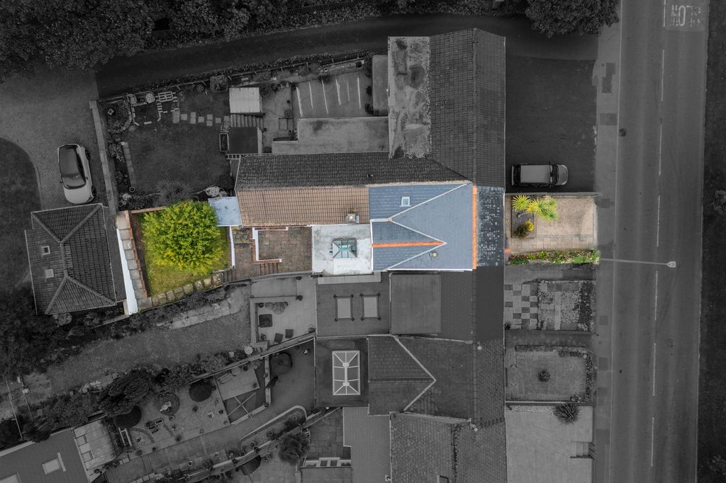 Property photo 3 of 24