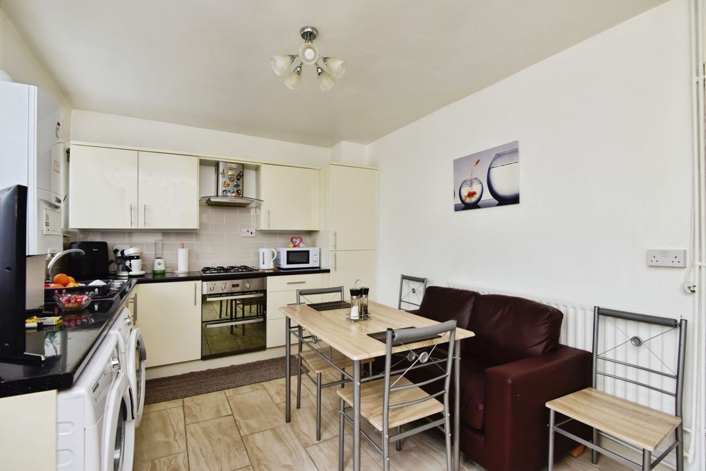 Property photo 3 of 32 Pbox-Img.Jpg