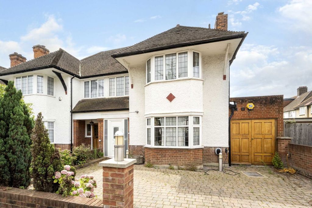 Property photo 1 of 10