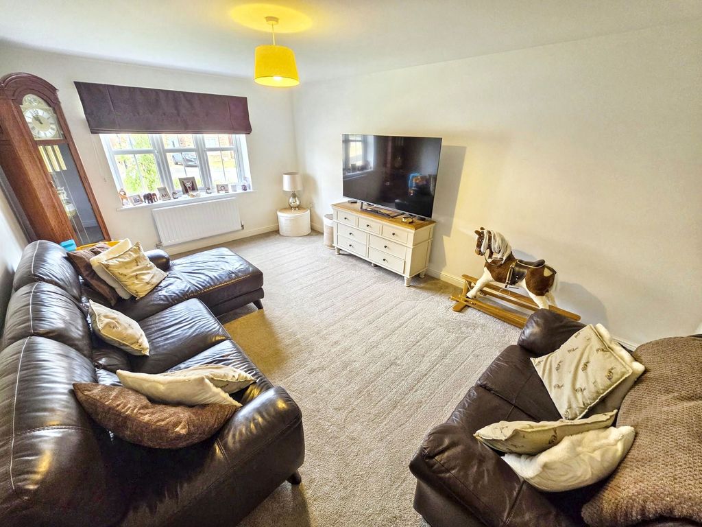 Property photo 2 of 35