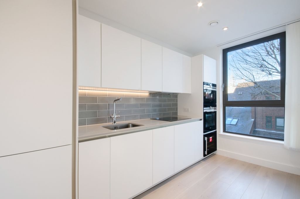Property photo 2 of 6 Kitchen