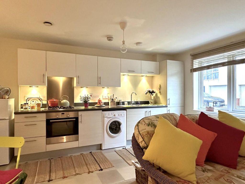 Property photo 2 of 18 Lounge/Dining/Kitchen